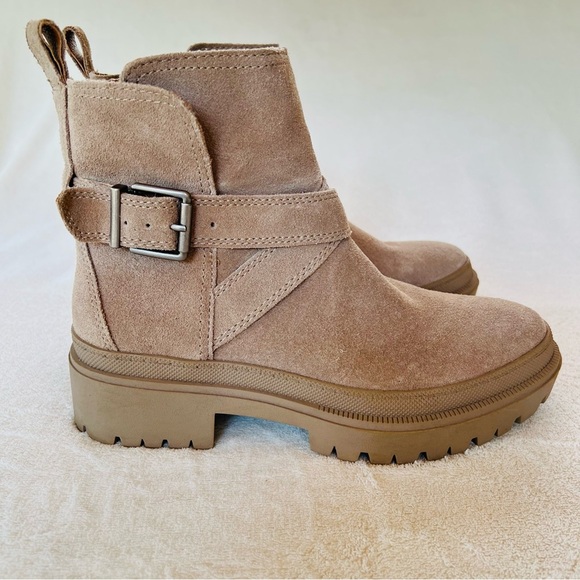 LUCKY BRAND Elyton Suede Zip Buckle Crossover Chunky Lug Sole Boots SIZE 8 - Picture 3 of 9